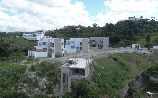 Villas de 4 habitaciones con vista al mar en una residencia central sobre la ciudad